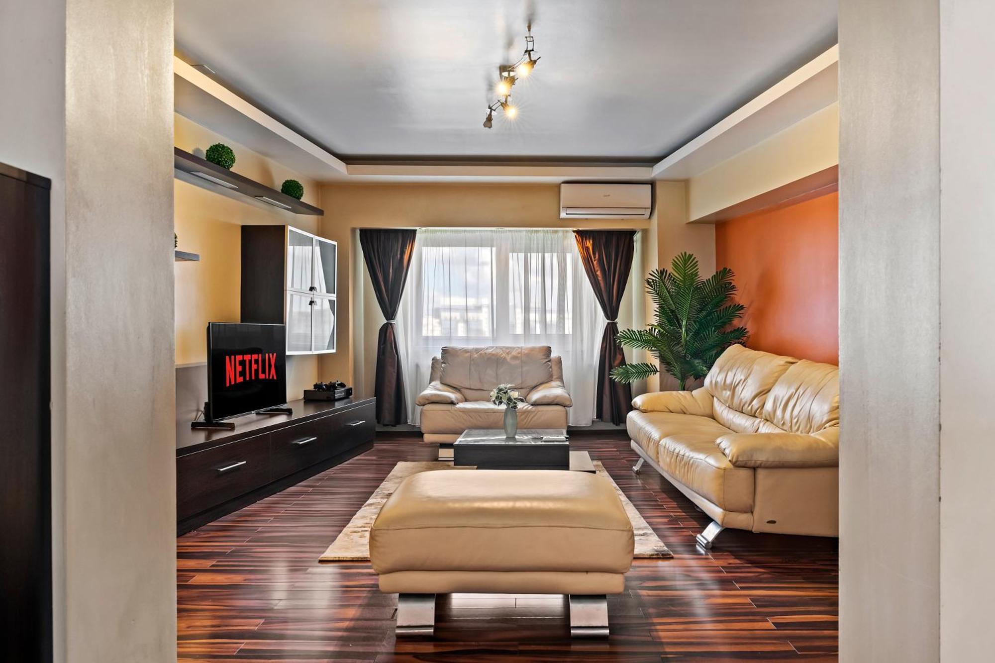 4 Rooms Unirii 47 Bucharest Exterior photo
