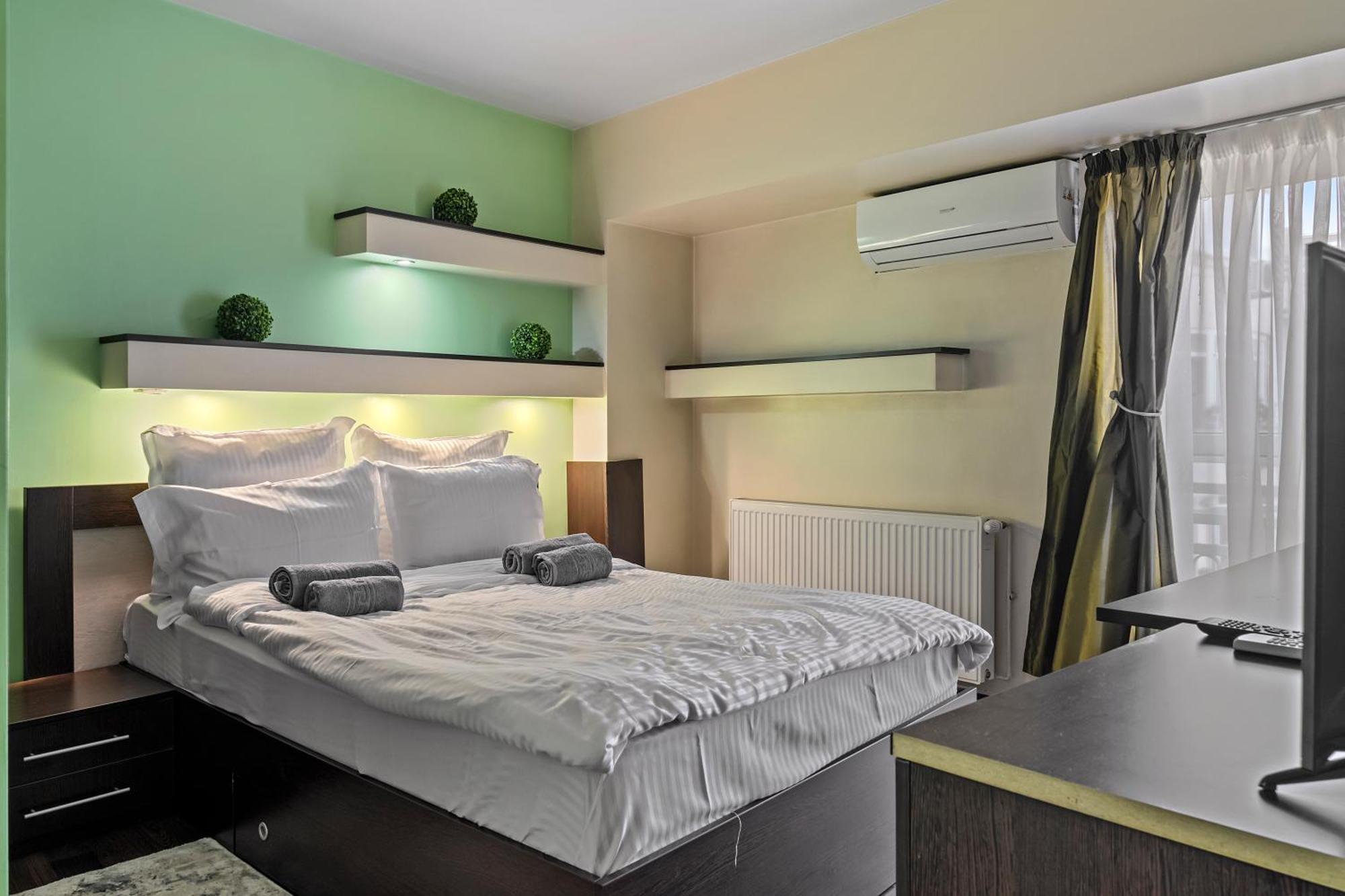 4 Rooms Unirii 47 Bucharest Exterior photo